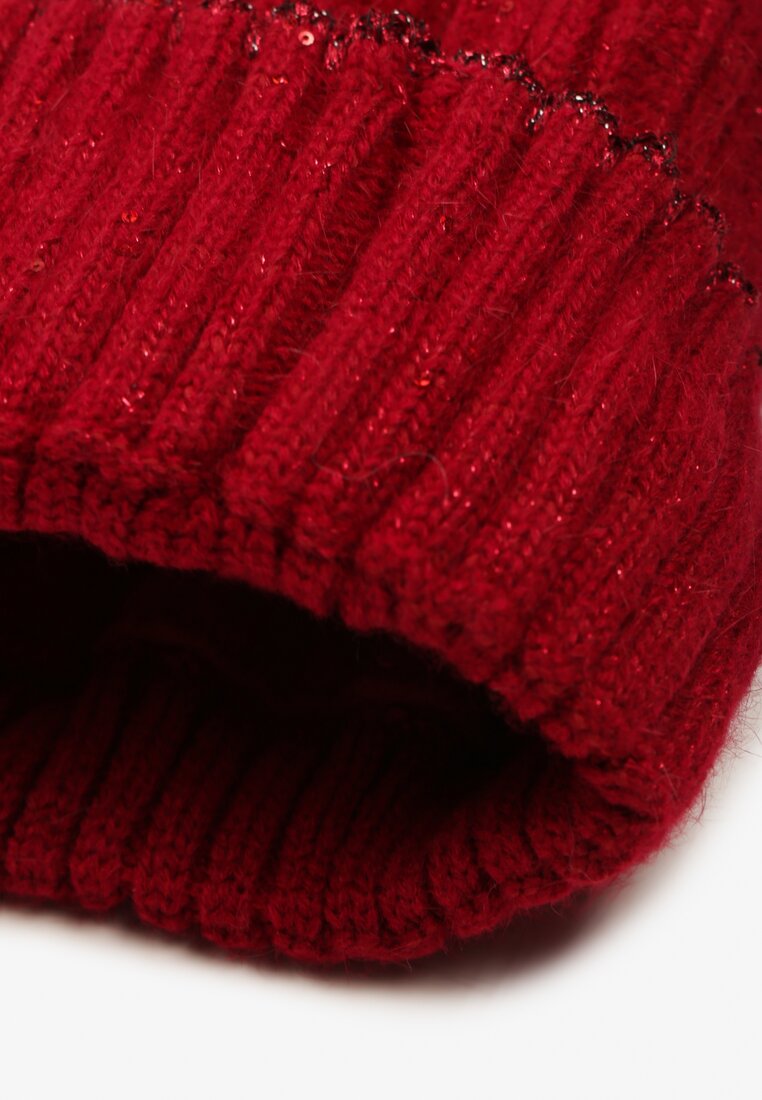 Bordowa Czapka w Stylu Beanie z Pomponem i Metaliczną Nicią Medelia