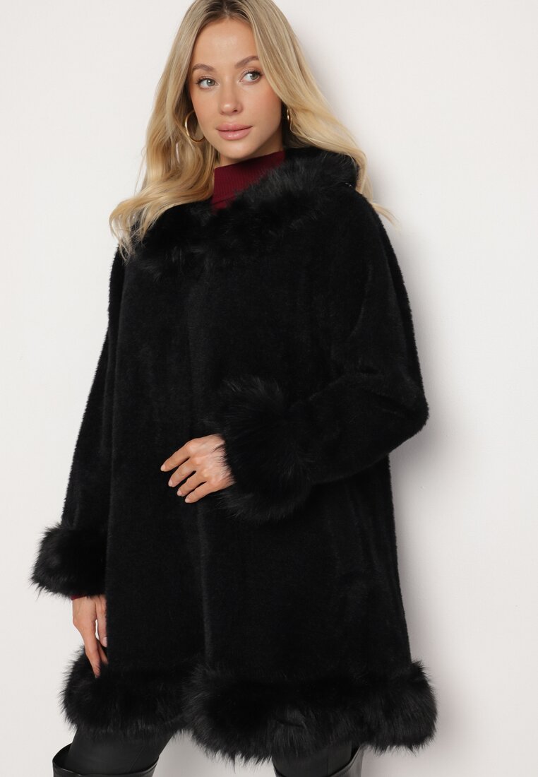 Czarny Rozkloszowany Płaszcz z Wiskozą Wełną i Odpinanym Futrzanym Kołnierzem Nesalttia