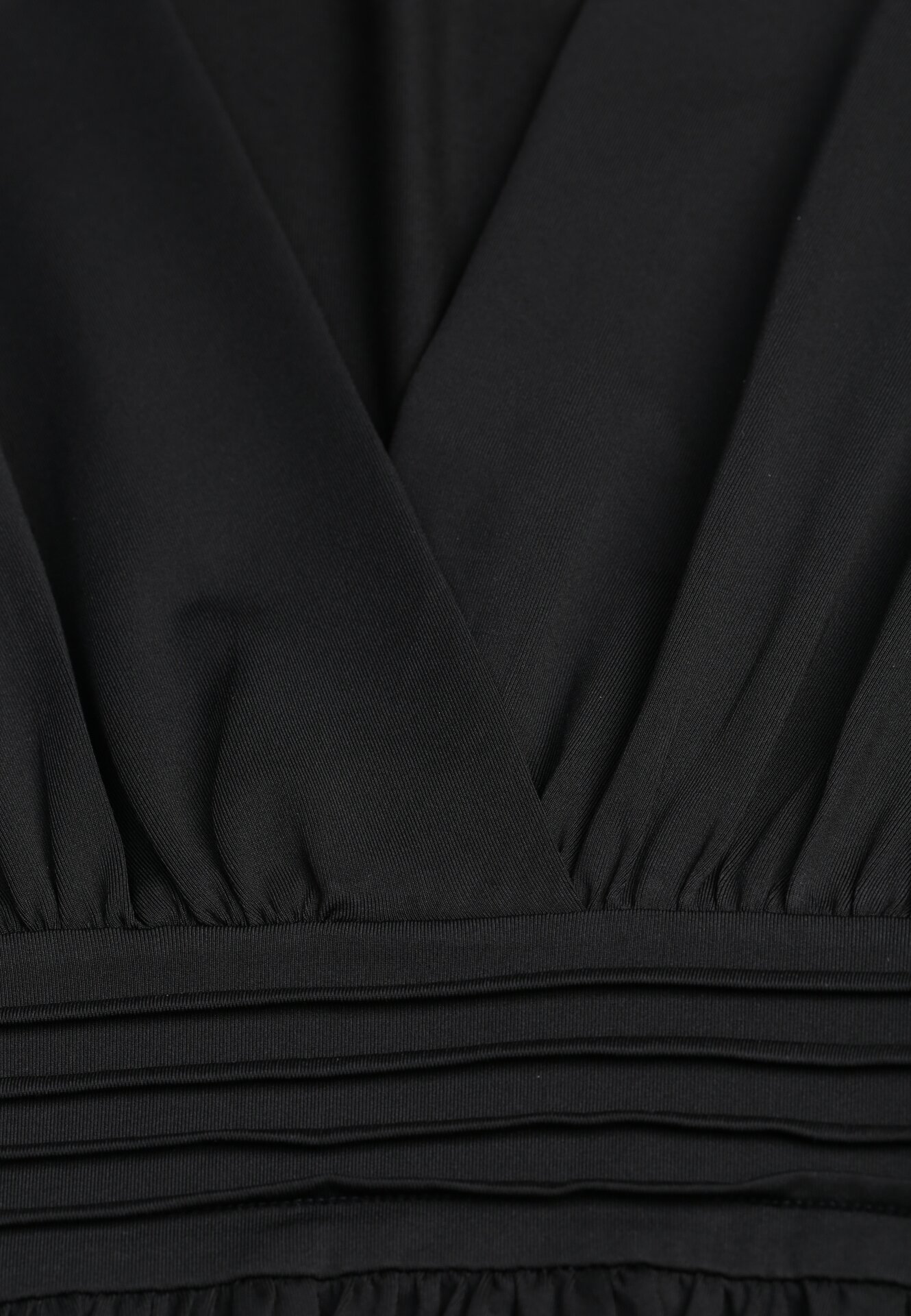 Czarna Rozkloszowana Sukienka z Wiskozą Selithiel