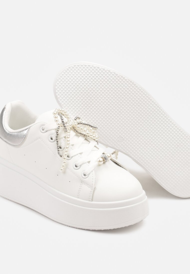 Biało-Srebrne Sneakersy na Grubej Podeszwie Ozdobione Perełkami na Sznurówkach Sellira