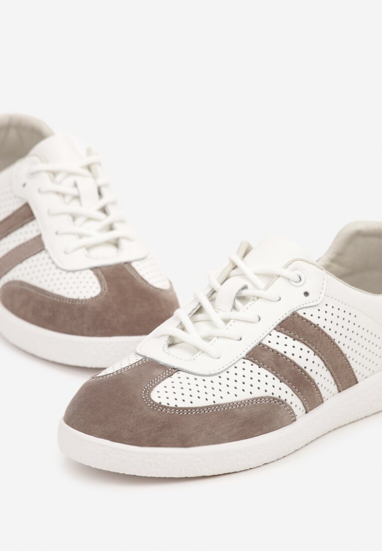 Brązowe Płaskie Sneakersy ze Skóry Naturalnej Ozdobione Perforacją i Paskami Nelithor