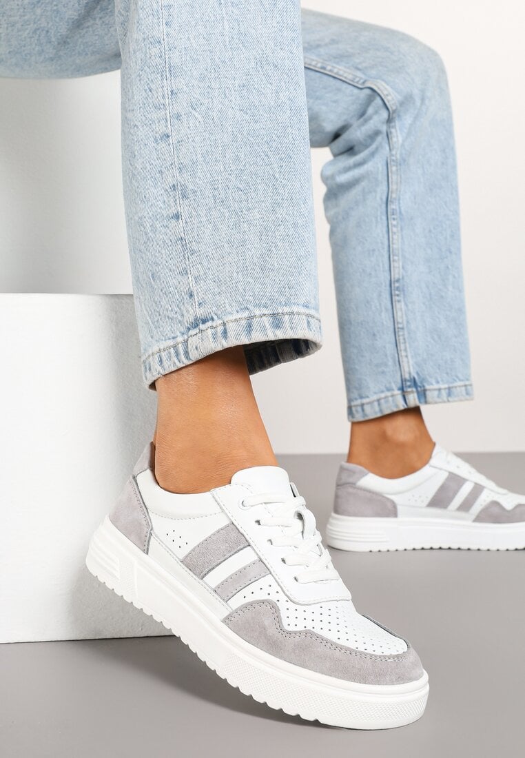 Biało-Szare Skórzane Sneakersy na Płaskiej Podeszwie z Perforacją i Ozdobione Paskami Terili