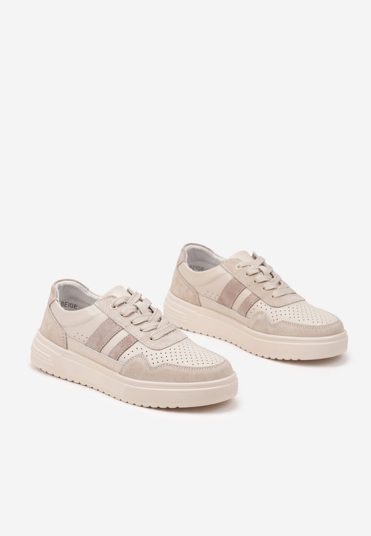 Beżowe Skórzane Sneakersy na Płaskiej Podeszwie z Perforacją i Ozdobione Paskami Terili