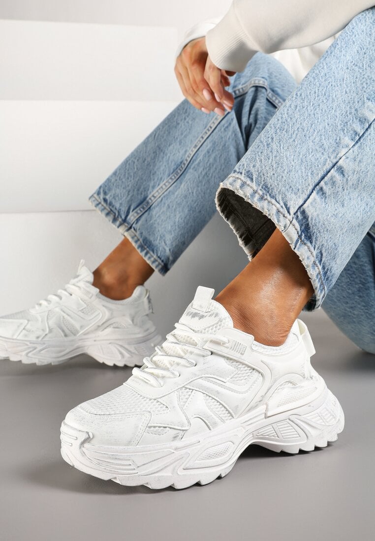 Białe Sneakersy na Grubej Podeszwie z Tłoczeniami Sadeoriel