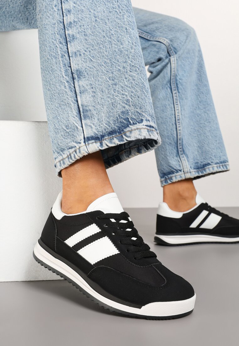 Czarne Sneakersy Tenisówki z Ozdobnymi Paskami Flormi
