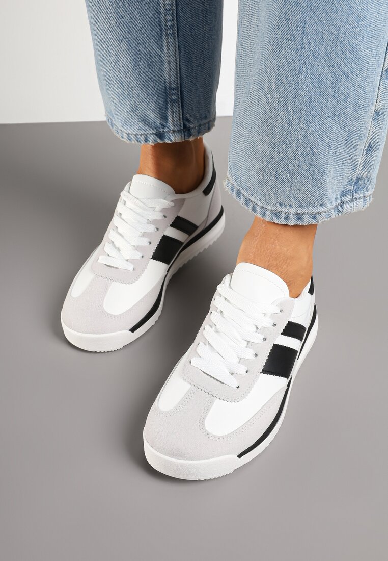 Biało-Czarne Sneakersy Tenisówki z Ozdobnymi Paskami Flormi