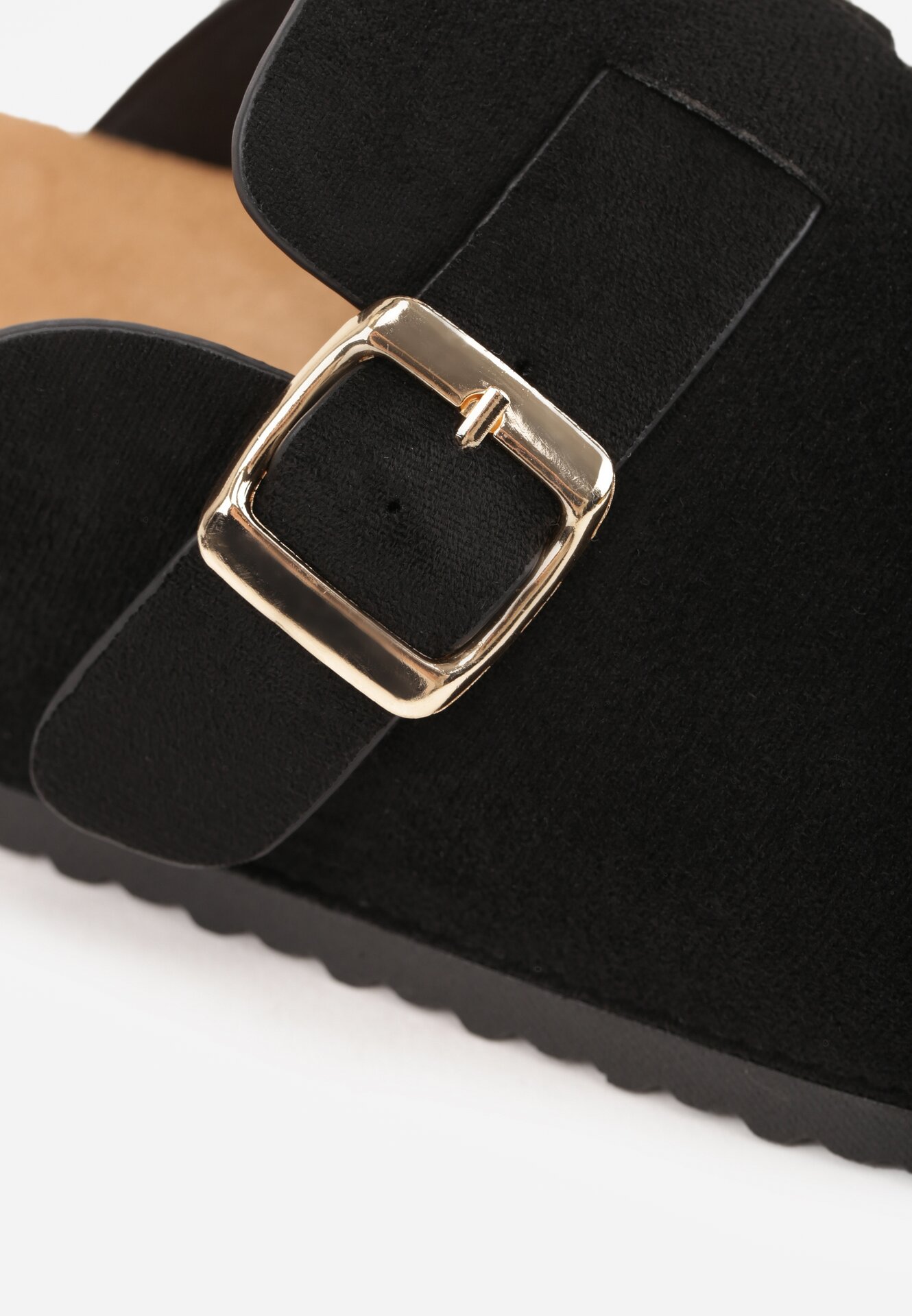 Czarne Klapki z Ozdobnym Paskiem i Klamrą Calevelis