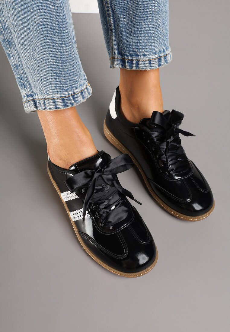 Czarne Sneakersy Tenisówki Lakierowane Ozdobione Koronką Deolana
