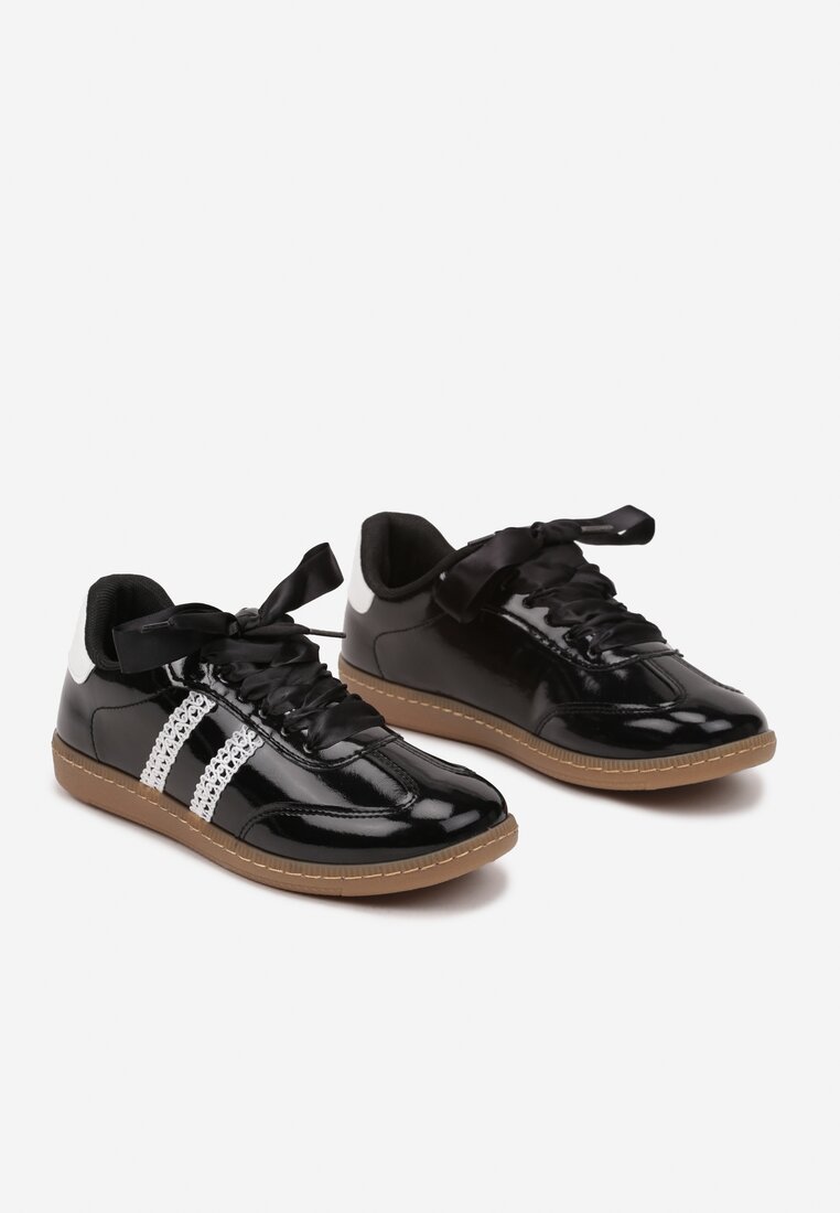 Czarne Sneakersy Tenisówki Lakierowane Ozdobione Koronką Deolana