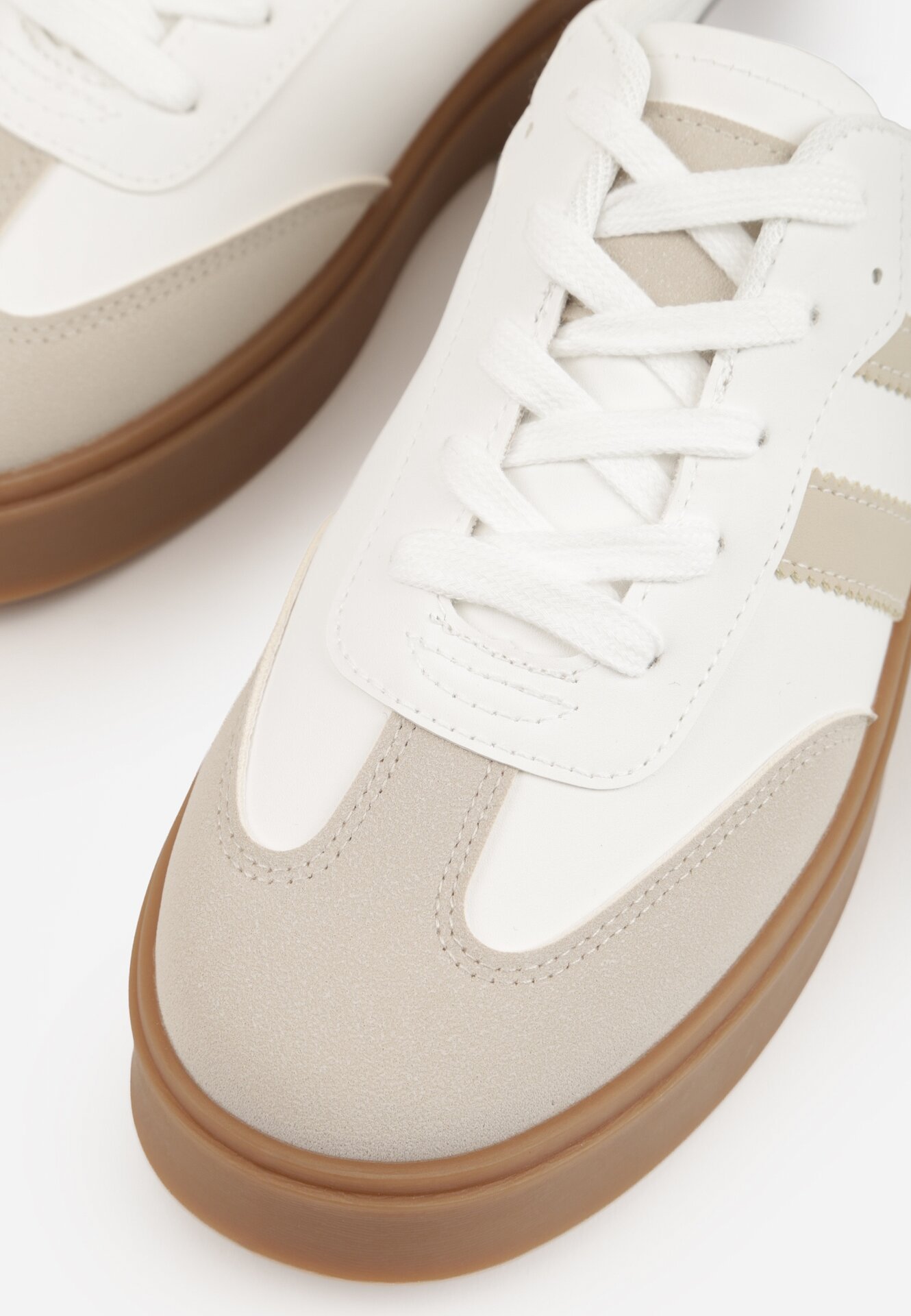 Beżowo-Białe Sneakersy w Stylu Tenisówek z Geometrycznym Wzorem Avelresil