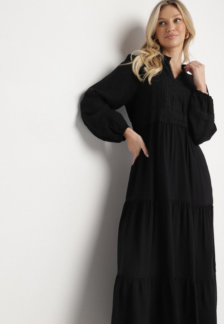 Czarna Wiskozowa Sukienka Boho o Rozkloszowanym Kroju z Gumką i Koronką Gonillea