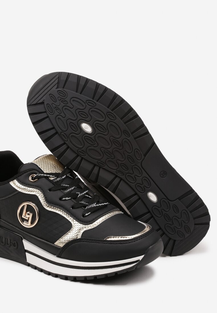 Czarne Sneakersy Ozdobione Metaliczną Aplikacją Zolamira