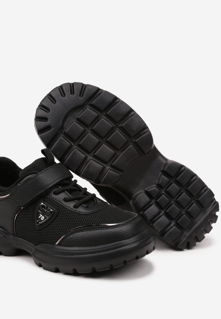 Czarne Buty Sportowe Sneakersy ze Skórzaną Wkładką i Aplikacją Fonaven