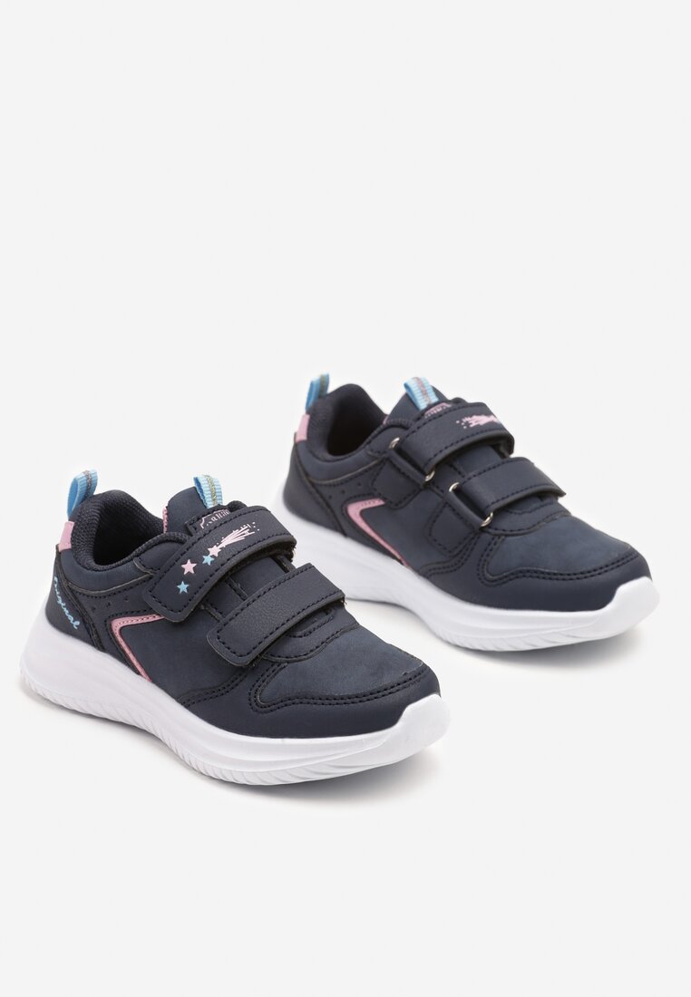 Granatowe Buty Sportowe Sneakersy z Perforacją i Gwiazdkami Arandorin