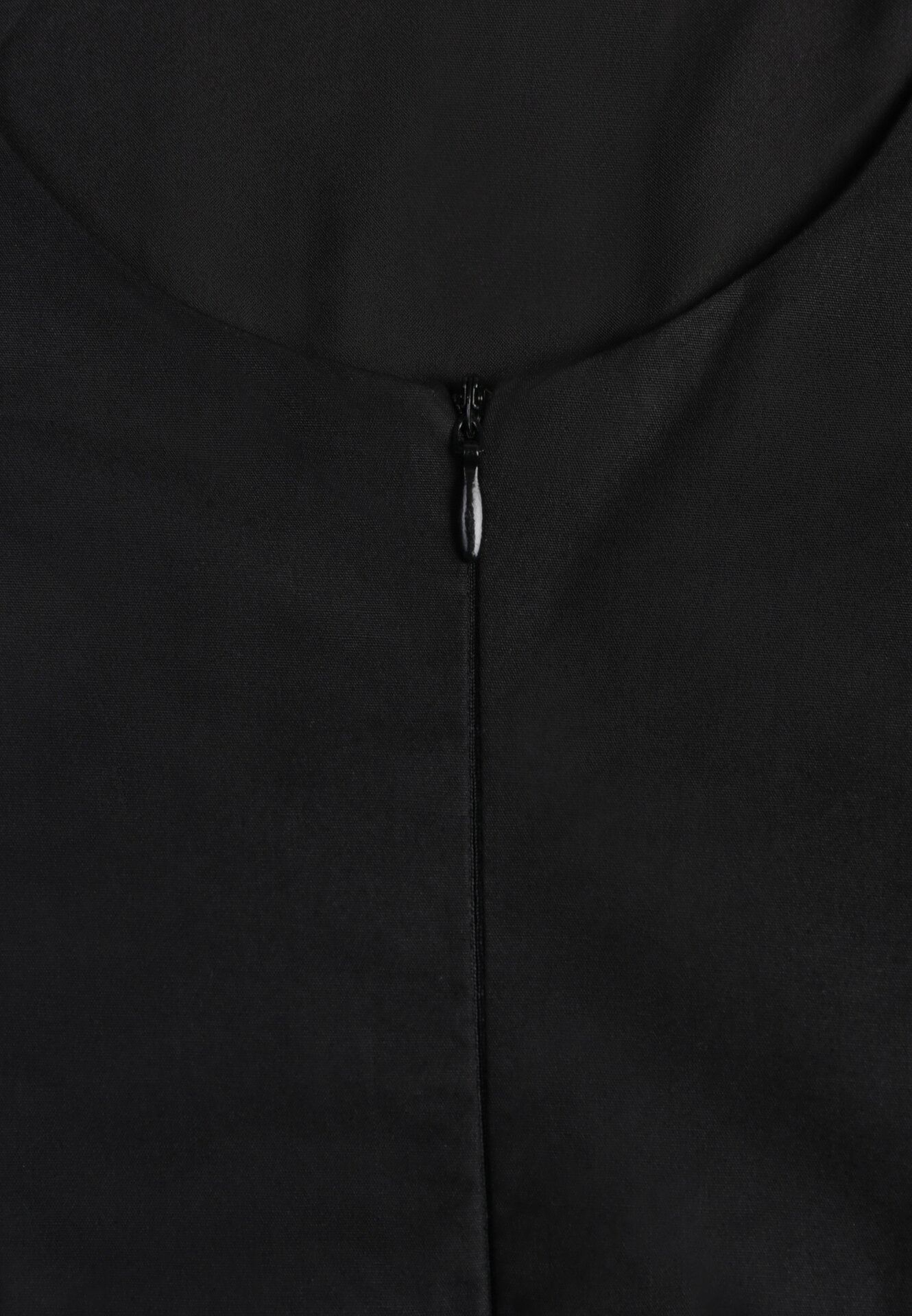 Czarna Sukienka Bawełniana o Rozkloszowanym Fasonie z Dekoltem Łódką i Kieszeniami Elenira