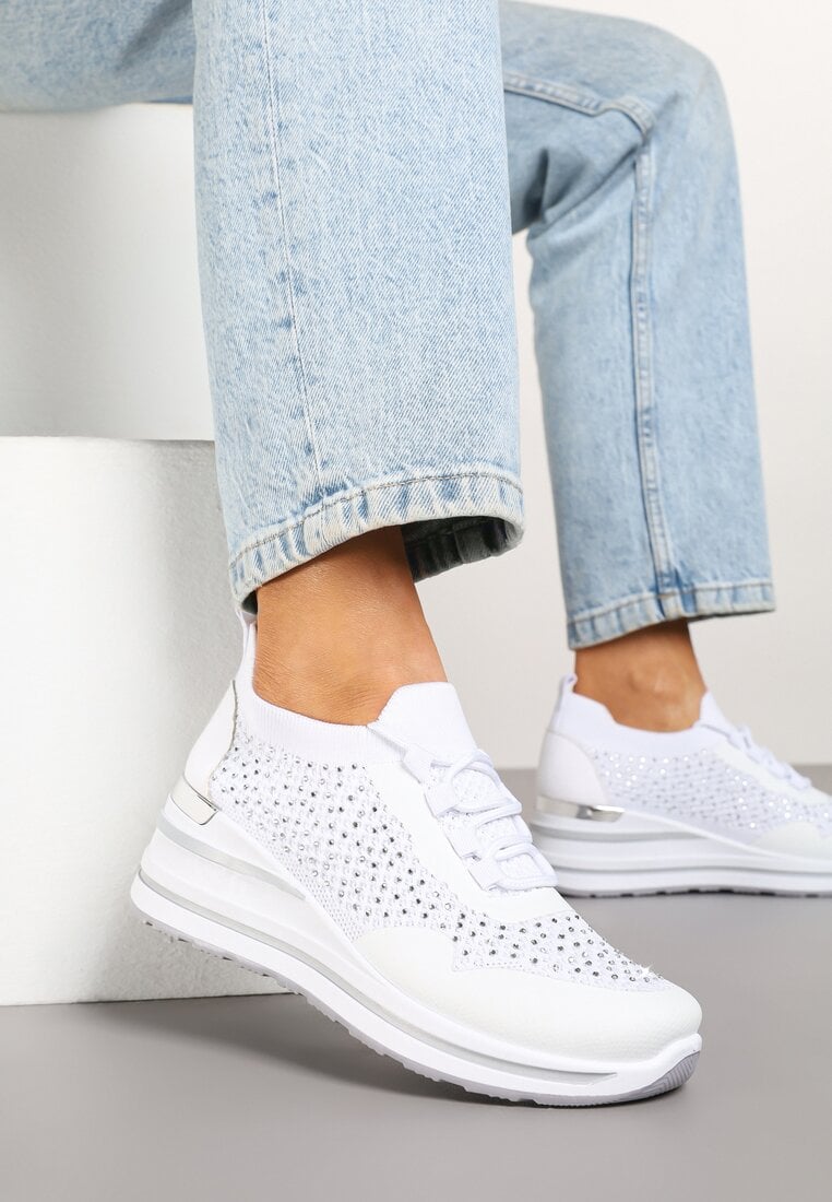 Białe Sneakersy na Koturnie z Cyrkoniami z Metalicznym Zdobieniem Bariena