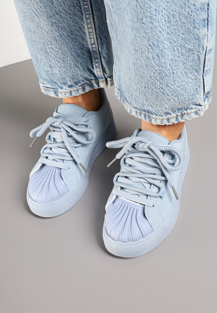 Niebieskie Sneakersy Ozdobione Cyrkoniami i Tłoczonym Noskiem Calreis