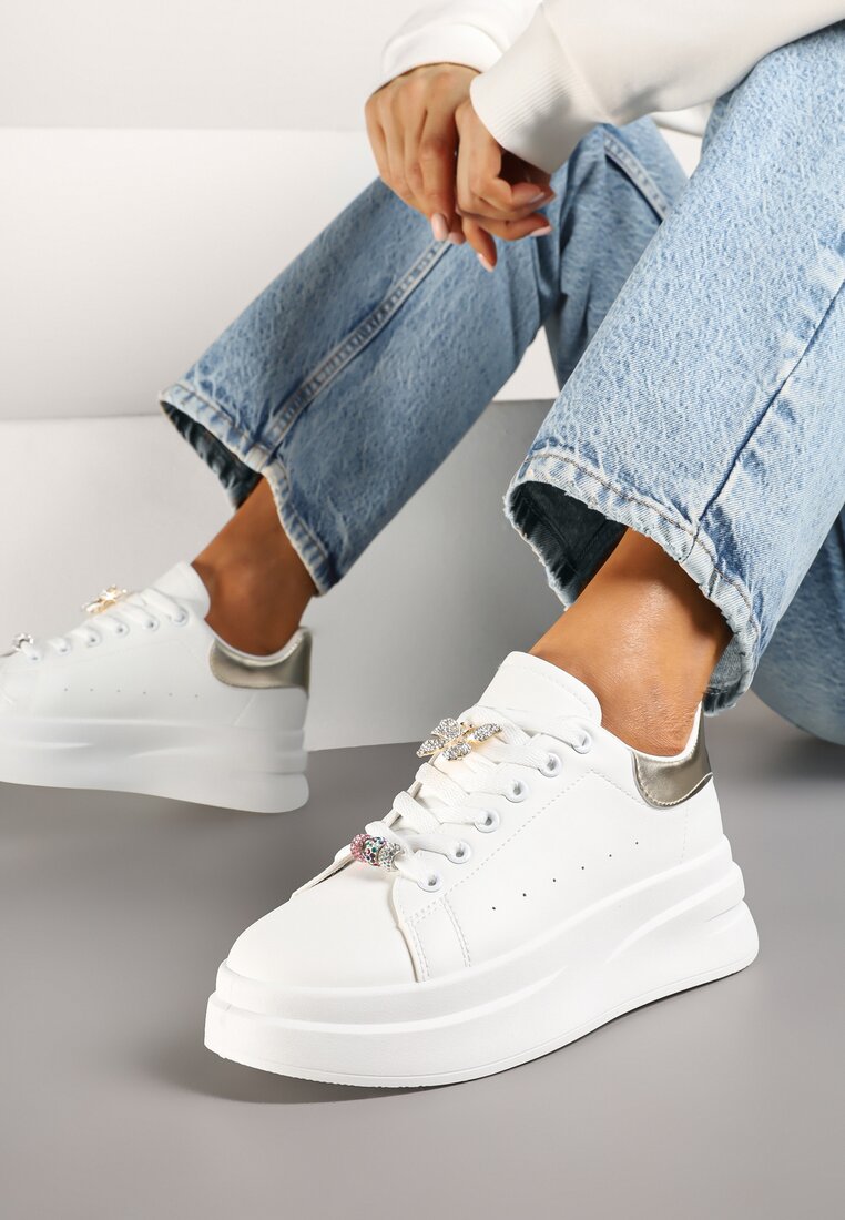 Biało-Złote Sneakersy na Grubej Podeszwie z Biżuteryjnymi Aplikacjami Arathra