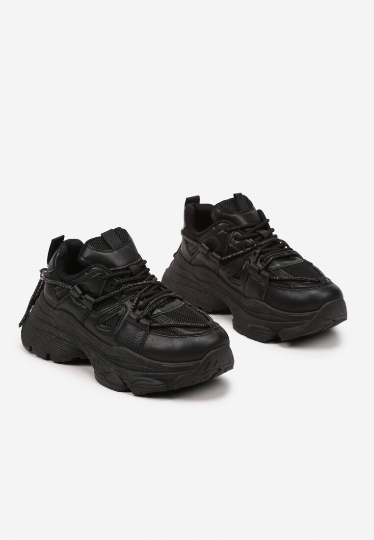 Czarne Sneakersy na Grubej Podeszwie z Tłoczeniami z Ozdobnym Ściągaczem Delariela