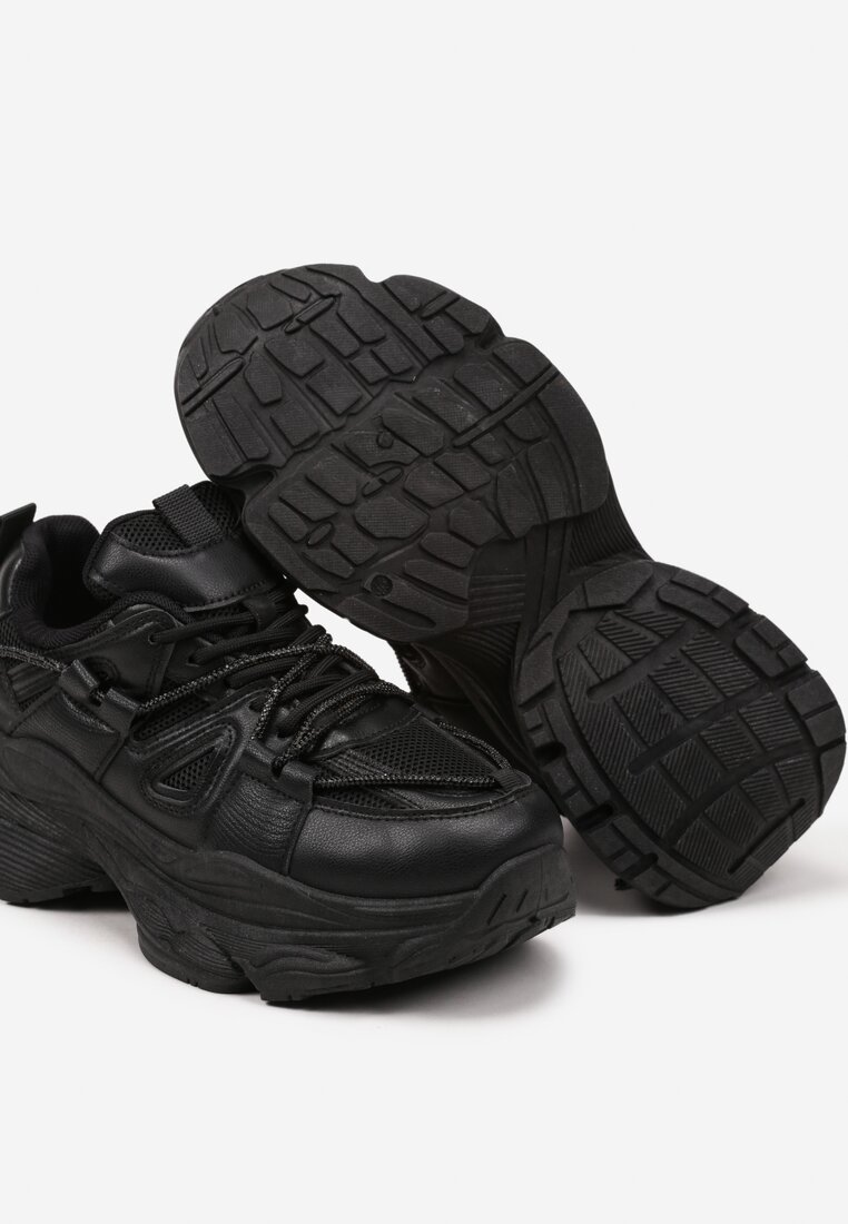 Czarne Sneakersy na Grubej Podeszwie z Tłoczeniami z Ozdobnym Ściągaczem Delariela