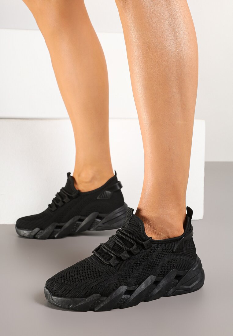 Czarne Sneakersy na Grubej Podeszwie z Tłoczeniem Tatinora