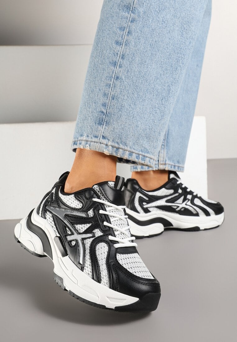 Czarne Sneakersy na Grubej Podeszwie Ozdobione Tłoczeniem Camilra