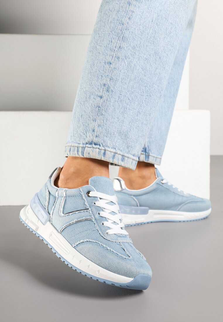 Jasnoniebieskie Sneakersy z Przetarciami na Piankowej Podeszwie Ninisela