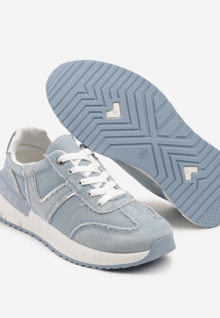 Jasnoniebieskie Sneakersy z Przetarciami na Piankowej Podeszwie Ninisela