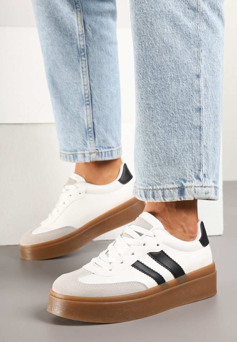 Biało-Czarne Sneakersy w Stylu Kultowych Tenisówek na Grubej Podeszwie Carilne