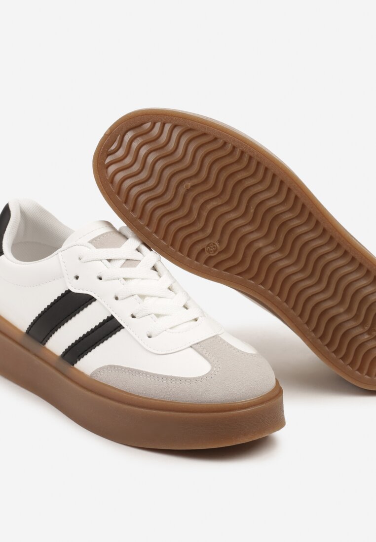 Biało-Czarne Sneakersy w Stylu Kultowych Tenisówek na Grubej Podeszwie Carilne