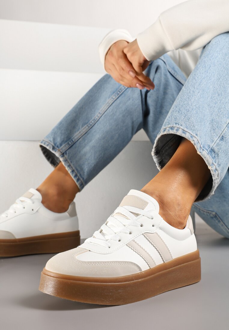 Biało-Beżowe Sneakersy w Stylu Kultowych Tenisówek na Grubej Podeszwie Carilne