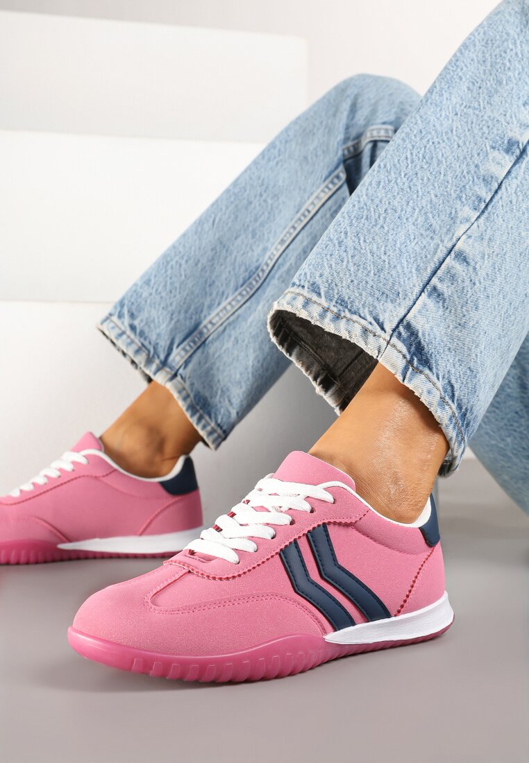 Różowe Sneakersy w Typie Tenisówek z Ozdobnymi Paskami Zommea