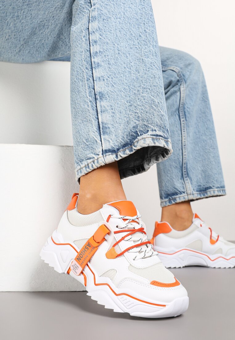 Biało-Pomarańczowe Sneakersy z Ozdobnym Paskiem i Siateczką Selaril