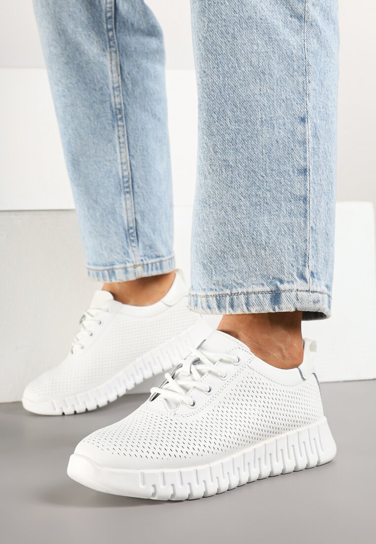 Białe Skórzane Sneakersy z Ozdobną Perforacją i Tłoczoną Podeszwą Setalira