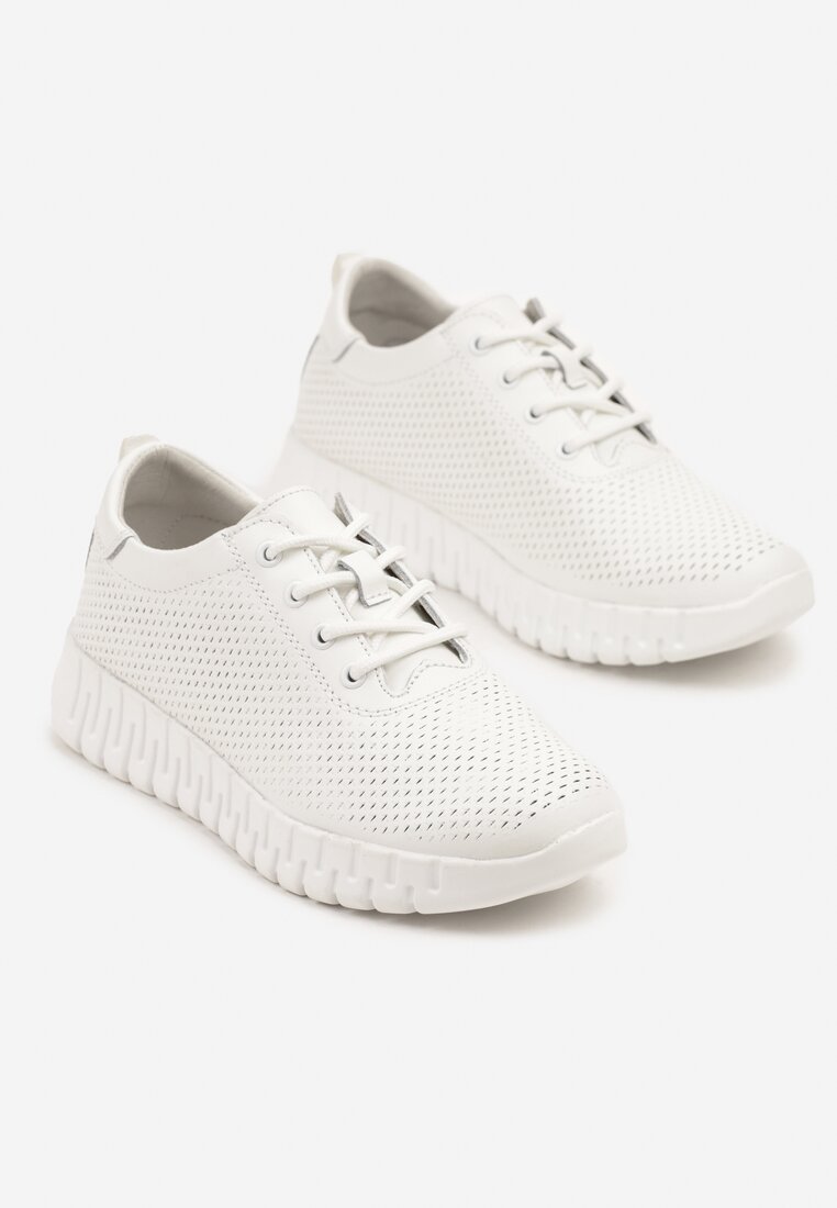Białe Skórzane Sneakersy z Ozdobną Perforacją i Tłoczoną Podeszwą Setalira