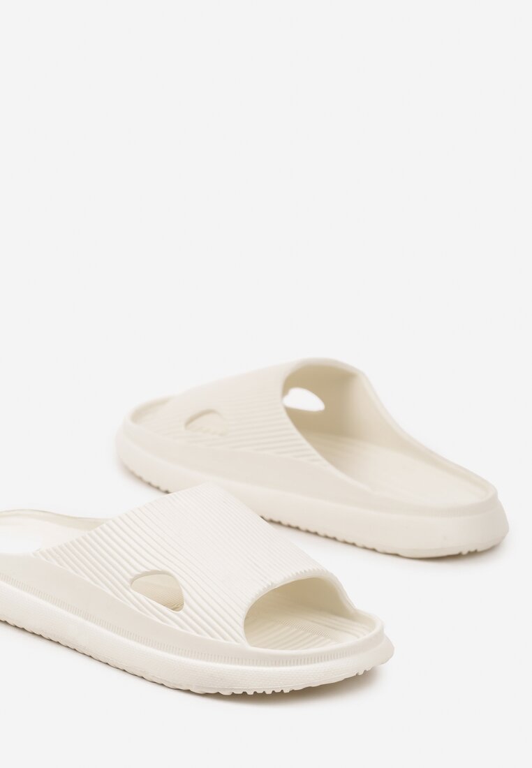 Bézs papucs