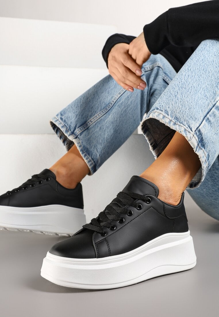 Czarne Gładkie Sneakersy z Ekoskóry na Grubej Podeszwie ze Sznurowaniem Avara