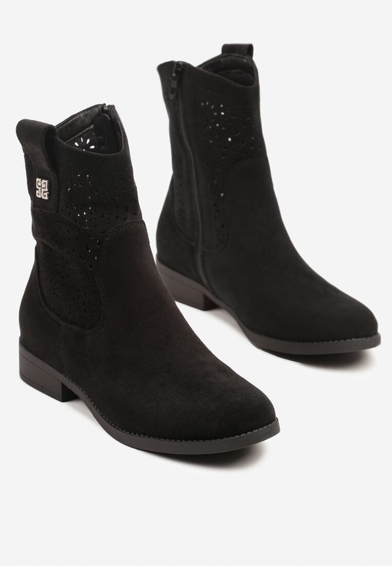 Czarne Botki w Stylu Kowbojek z Ażurowymi Wycięciami Efadriana
