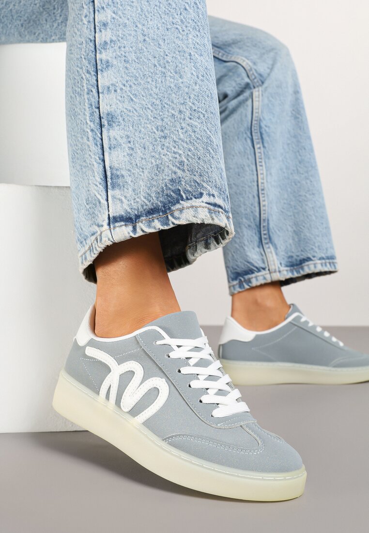 Niebieskie Sneakersy w Stylu Klasycznych Tenisówek z Ozdobną Aplikacją Elddiva