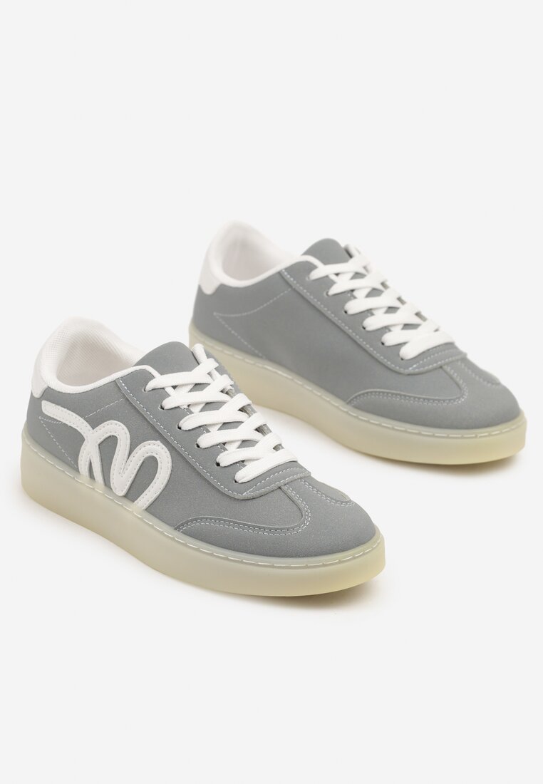 Niebieskie Sneakersy w Stylu Klasycznych Tenisówek z Ozdobną Aplikacją Elddiva