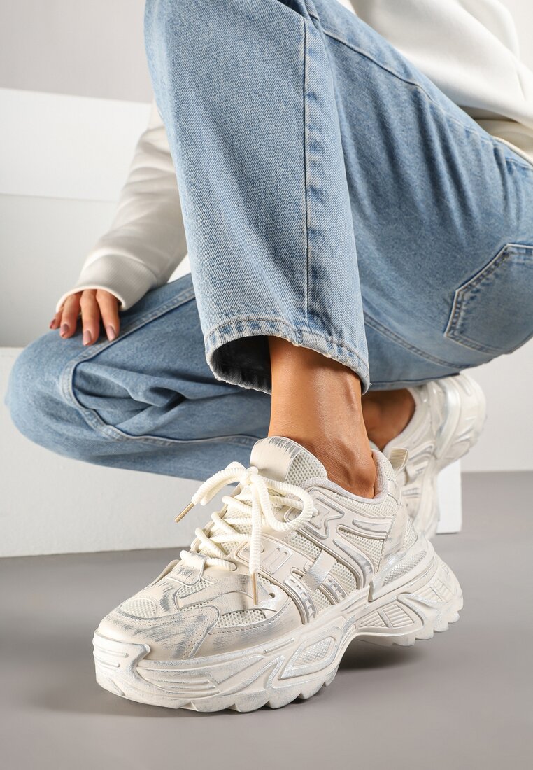 Beżowe Sneakersy na Grubej Podeszwie Ozdobione Tłoczeniem Viarllis