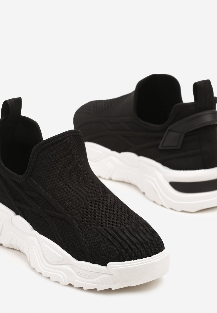 Czarne Wsuwane Buty Sportowe Sneakersy z Siateczki z Tłoczeniami Nusellia