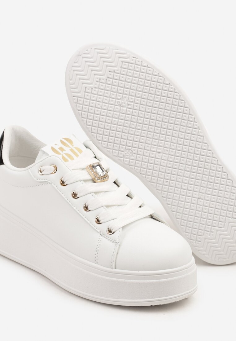 Biało-Czarne Sneakersy na Grubej Podeszwie z Metaliczną Wstawką Desalita