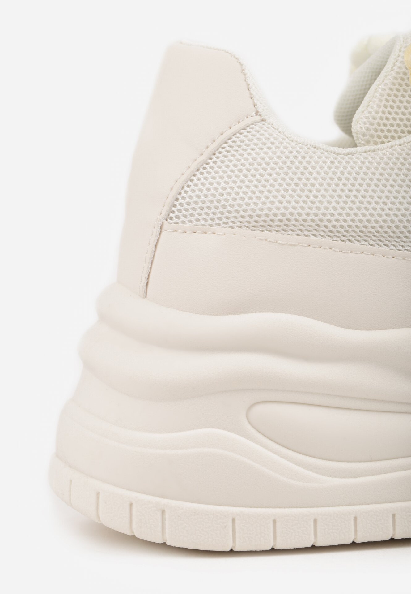 Beżowe Sneakersy na Grubej Podeszwie Ozdobione Koralikami Amomera