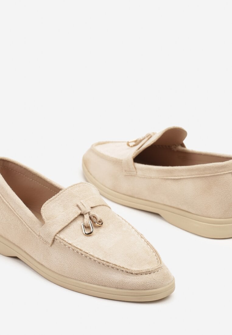 Beżowe Mokasyny z Imitacji Zamszu z Ozdobną Aplikacją Tasseli