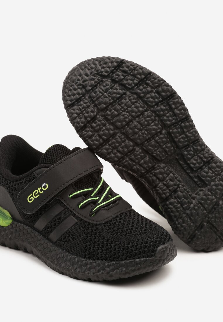 Czarno-Zielone Buty Sportowe Sneakersy Ozdobione Paskami Desenna
