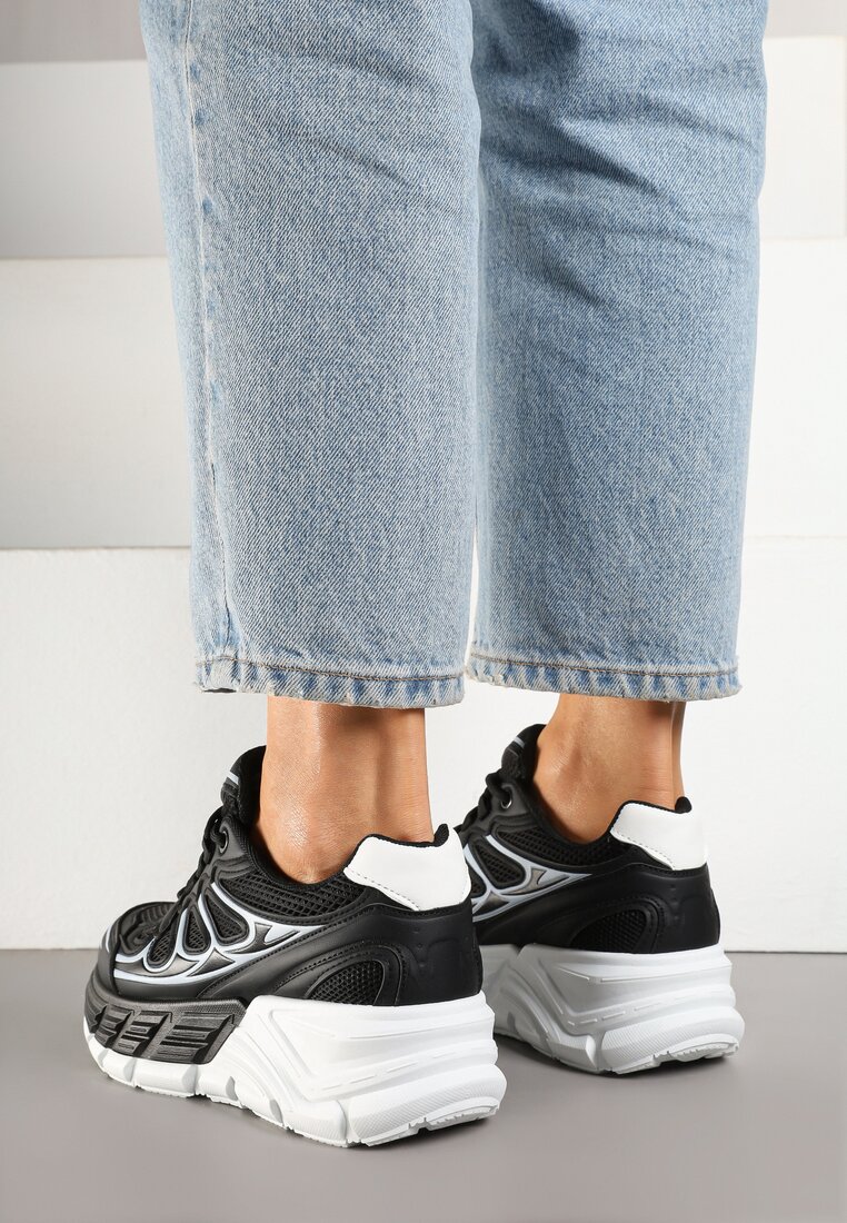 Czarne Sneakersy w Streetwearowym Stylu na Grubej Podeszwie z Tłoczeniami Siltewi