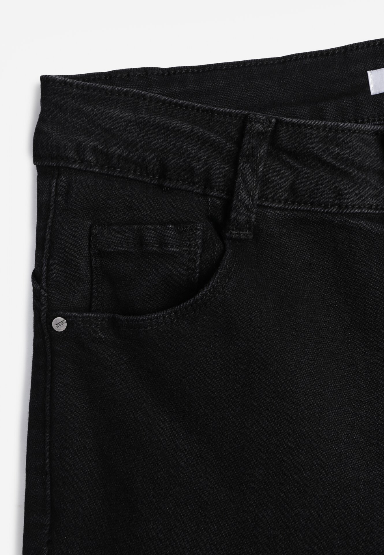 Czarne Jeansy o Dopasowanym Kroju z Efektem Push Up Vonnira