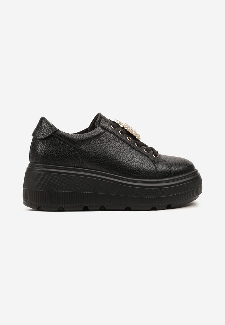 Czarne Skórzane Sneakersy na Grubej Podeszwie z Metaliczną Ozdobą Falenna