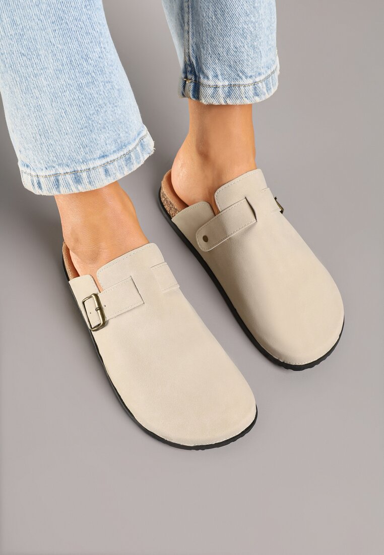Bézs Papucs